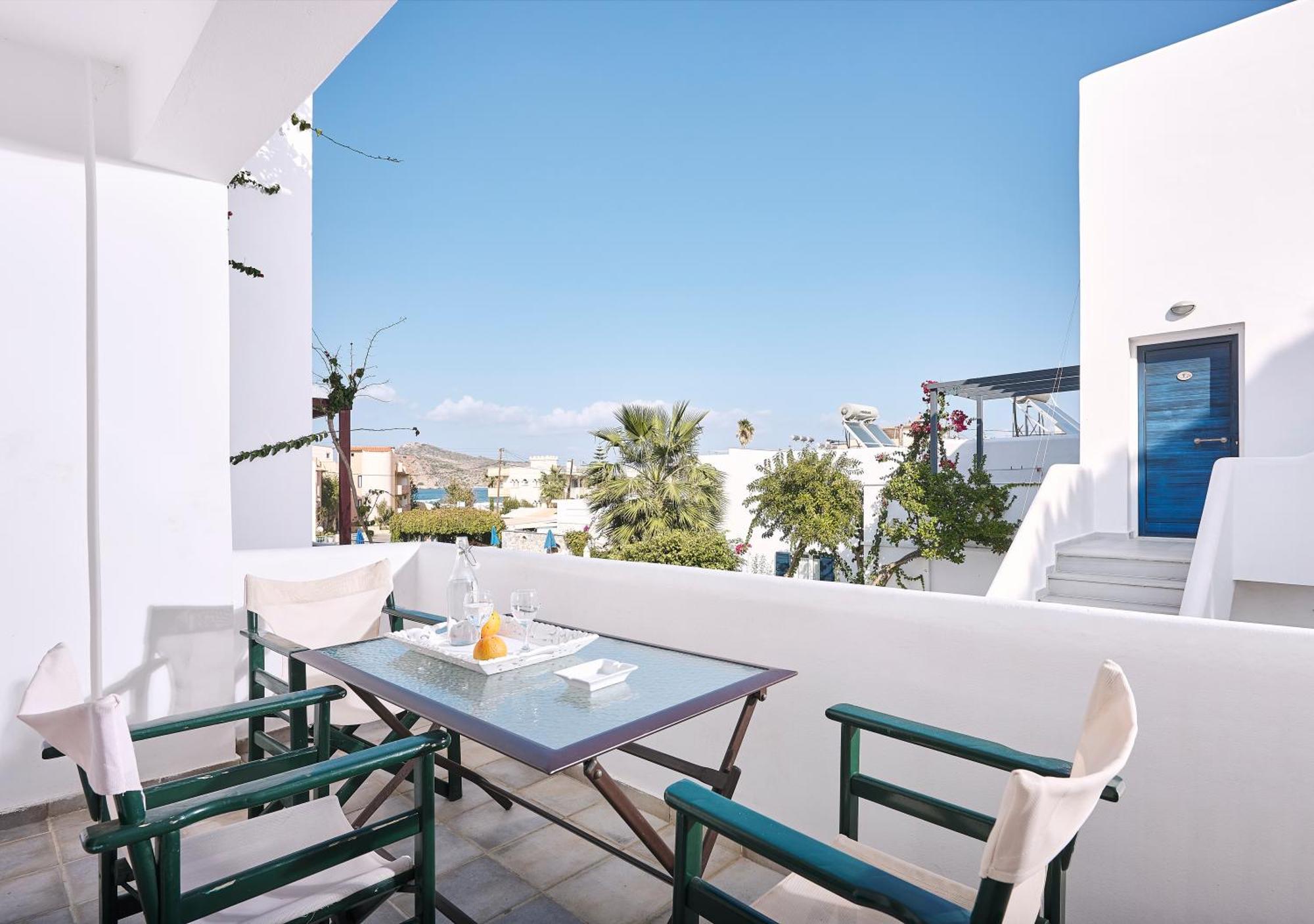 Eva Suites & Apartments Agia Marina  Room photo