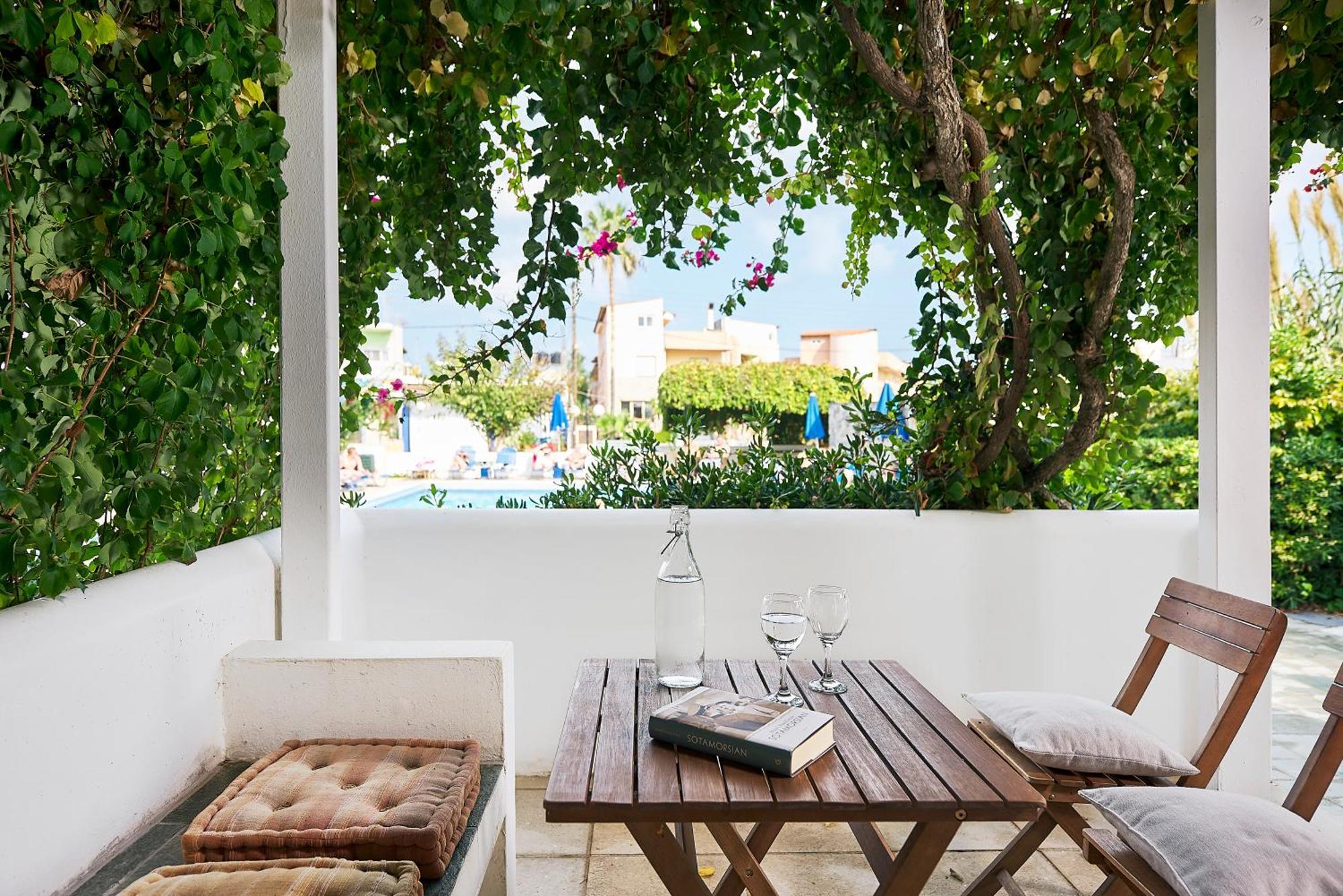 Eva Suites & Apartments Agia Marina  Room photo